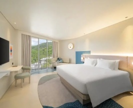Двухместный номер Superior с видом на город двуспальная кровать в Centara Karon Resort Phuket