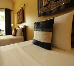 Двухместный номер Deluxe 2 отдельные кровати в Guesthouse Liam's Suan Dok Mai