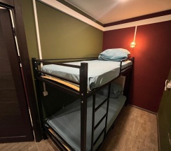 Место в двухместном смешанном номере в Грин