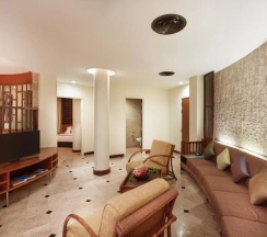 Одноместный люкс Ambassador с 2 комнатами в The Davis Bangkok Hotel