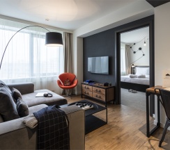 Penta Люкс двухкомнатный с гостиной и спальней в Pentahotel ARBAT