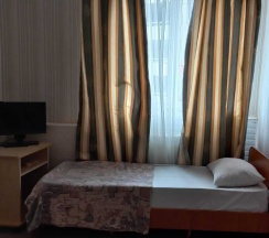 Трех местный номер Стандарт с удобствами в Туапсе