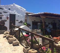 Вилла c 1 комнатой в Casa Rural Tajona & Granero