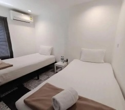 Двухместный номер Standard (2 отдельные кровати) в Chino Town at Yaowarat Phuket