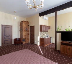 Апартаменты с просторной спальней, обеденной зоной и балконом в My Favourite Garden Hotel