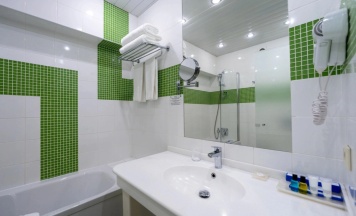 Двухместный полулюкс двуспальная кровать в Казжол