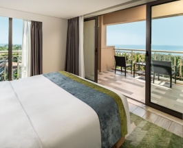 Двухместный люкс c 1 комнатой (двуспальная кровать) в Holiday Inn Resort Sanya Bay by IHG