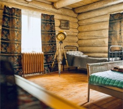 Особняк из вековых сосен в Gora Country Club