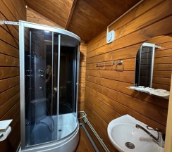 Трёхместный номер Economy с балконом и с красивым видом из окна в Holiday park