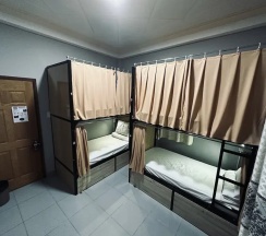 Кровать в общем номере в Alleyway Hostel - Adults Only