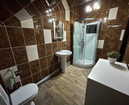 Двухместный номер Комфорт №5 двуспальная кровать в Пришвинъ