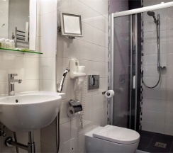 1 категория Гостиничный (без доп. места) в Изумрудное