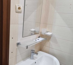 НОМЕР СТАНДАРТ С ОДНОЙ ДВУСПАЛЬНОЙ КРОВАТЬЮ в Агни