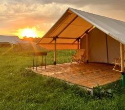 Шатер с террасой большой в Соты&Варенье