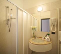 Четырёхместный номер Standard в Hotel Levante
