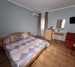 СТАНДАРТНЫЙ 13 ТРЕХМЕСТНЫЙ НОМЕР С ДВУМЕСТНОЙ КРОВАТЬЮ, ДИВАНОМ в Цитрус