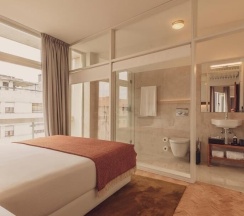 Семейный люкс с балконом в Ceuta Terrace Suites