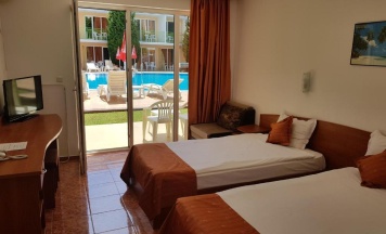 Двухместный номер Standard с балконом двуспальная кровать в Sun City Hotel