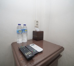 Номер Standard в Wisma Asia Busindo Syariah by ZUZU