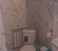 Коттедж с балконом и с красивым видом из окна (общая ванная комната) в Лодж