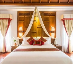 Двухместный люкс Royal с видом на море двуспальная кровать в Muang Samui Spa Resort