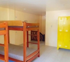 Кровать в общем номере (мужской номер) в Seaside Hue Resort