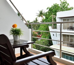 Трёхместный номер Deluxe в Samui First House Hotel