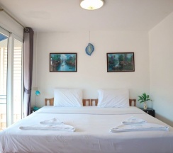 Двухместный номер Comfort с балконом двуспальная кровать в Sunshine Guest House