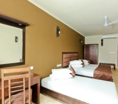 Двухместный номер Deluxe с балконом двуспальная кровать в Golden Star Beach Hotel