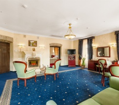 Двухкомнатный люкс «Президент» с сауной в Old Estate Hotel&SPA