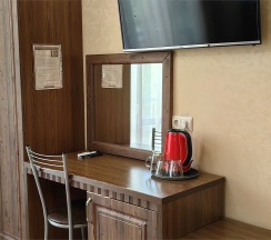 Комфорт  четырехместный с балконом в Гриф