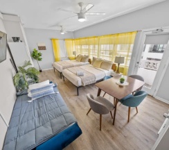 Четырёхместная студия Premium в Miami International by Lowkl