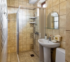 Апартаменты с кухней и французским балконом в Гостевой дом на Декабристов