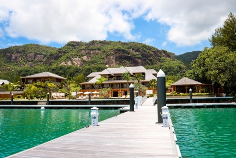 остров Серф: Курортный отель L'Escale Resort Marina & Spa