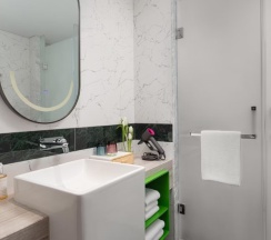 Люкс с 3 комнатами в Holiday Inn Resort Sanya Bay by IHG