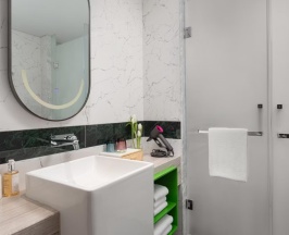 Двухместный люкс c 1 комнатой (двуспальная кровать) в Holiday Inn Resort Sanya Bay by IHG