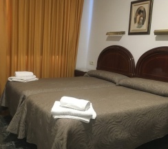 Двухместный номер Standard 2 отдельные кровати в Hostal Conchita Legazpi