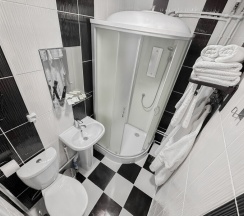 Номер комфорт с двуспальной кроватью и красивым видом в Kravchenko hotel
