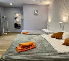 Семейный номер (ванная комната рядом с номером) в Riverside