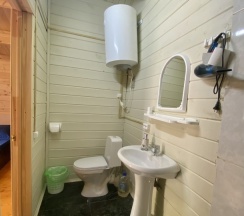 Коттедж с красивым видом из окна в Александрия