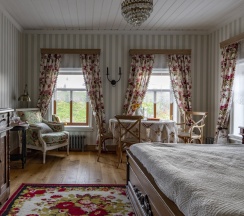 Двухместный люкс Супер двуспальная кровать в Пестово подворье