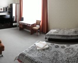 Двухместный номер с двумя односпальными кроватями и диваном в Люксембург