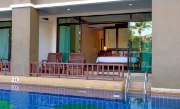 Номер Deluxe с видом на бассейн в Alpina Phuket Nalina Resort & Spa