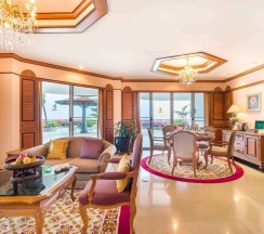 Люкс Royal с 2 комнатами в Royal Cliff Beach Hotel Pattaya