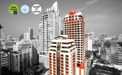 Трёхместный люкс в Bandara Silom Suites