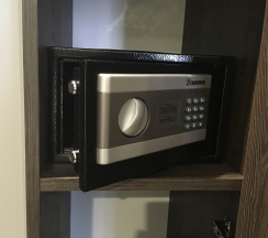 Номер стандартный с одной большой кроватью. в Коsмоs
