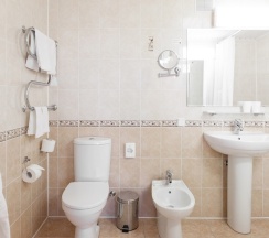 Люкс с двумя спальнями (Люкс) в Москва