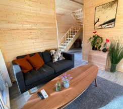 Пятиместный коттедж с 3 комнатами с красивым видом из окна в Нептун-2