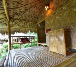 Двухместное бунгало рядом с пляжем двуспальная кровать в Satun Dive Resort
