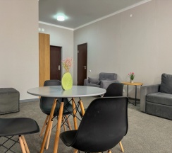 Двухместный номер Comfort Superior c 1 комнатой с балконом (двуспальная кровать) в Green land